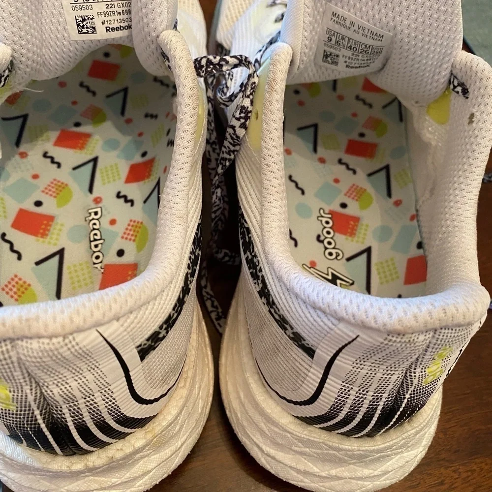 Reebok Goodr Floatride Energy3 Women’s running shoe w/bonus glasses SZ 9